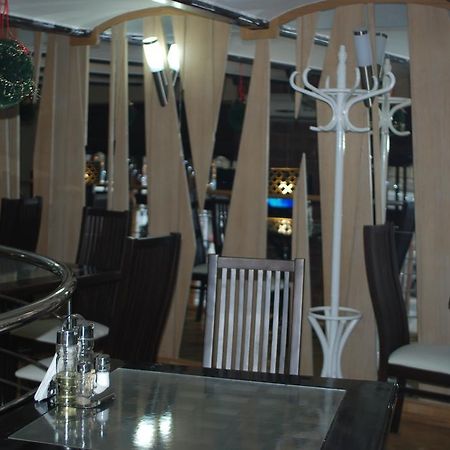 Apartment Roman Lviv Eksteriør bilde